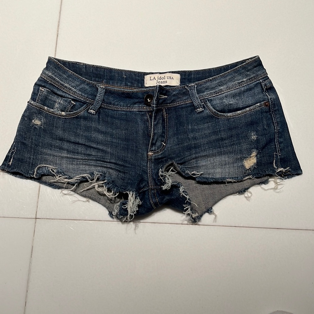 LA idol usa jeans